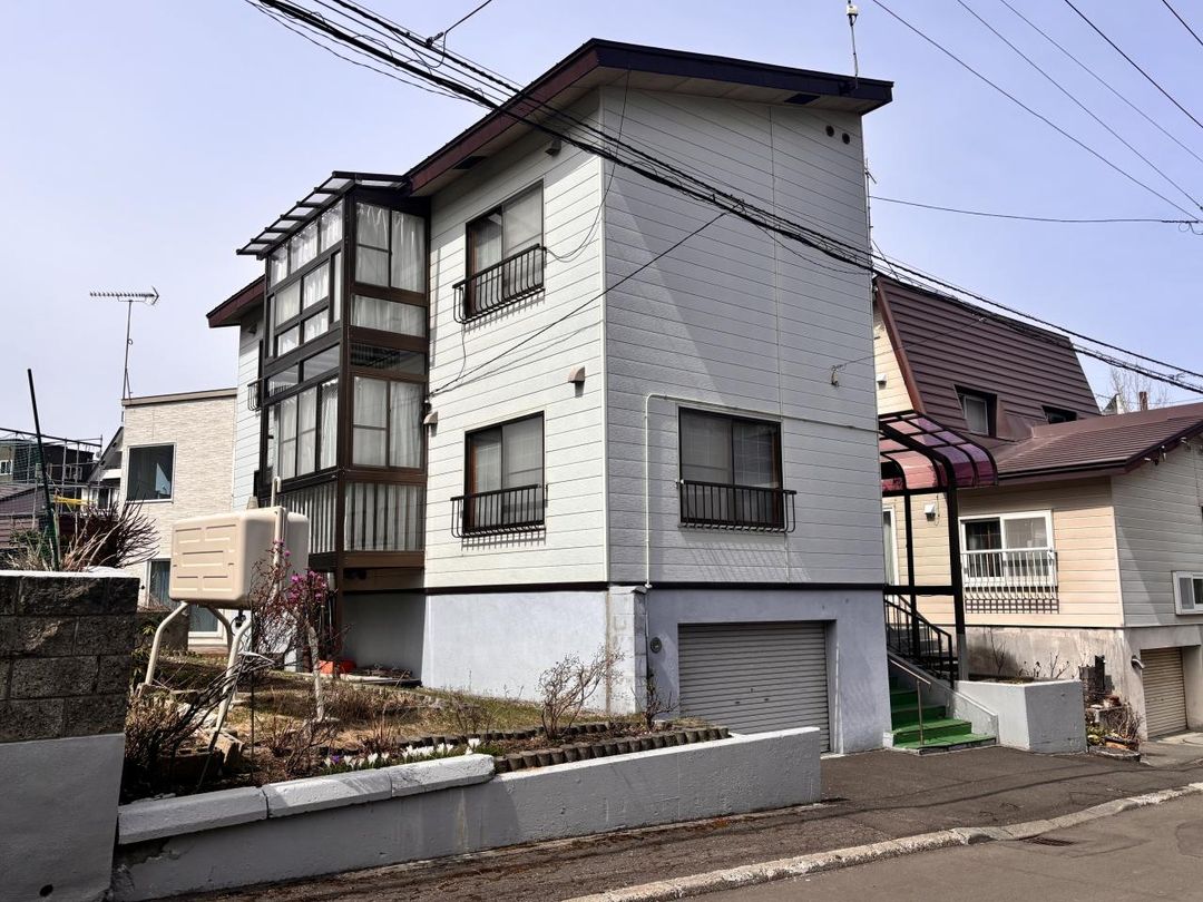 4LDK House for Sale in Minamizawa, Sapporo, Hokkaido - Thumbnail 2