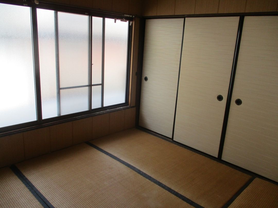 Compact House with Garage in Yawatahama - Thumbnail 3