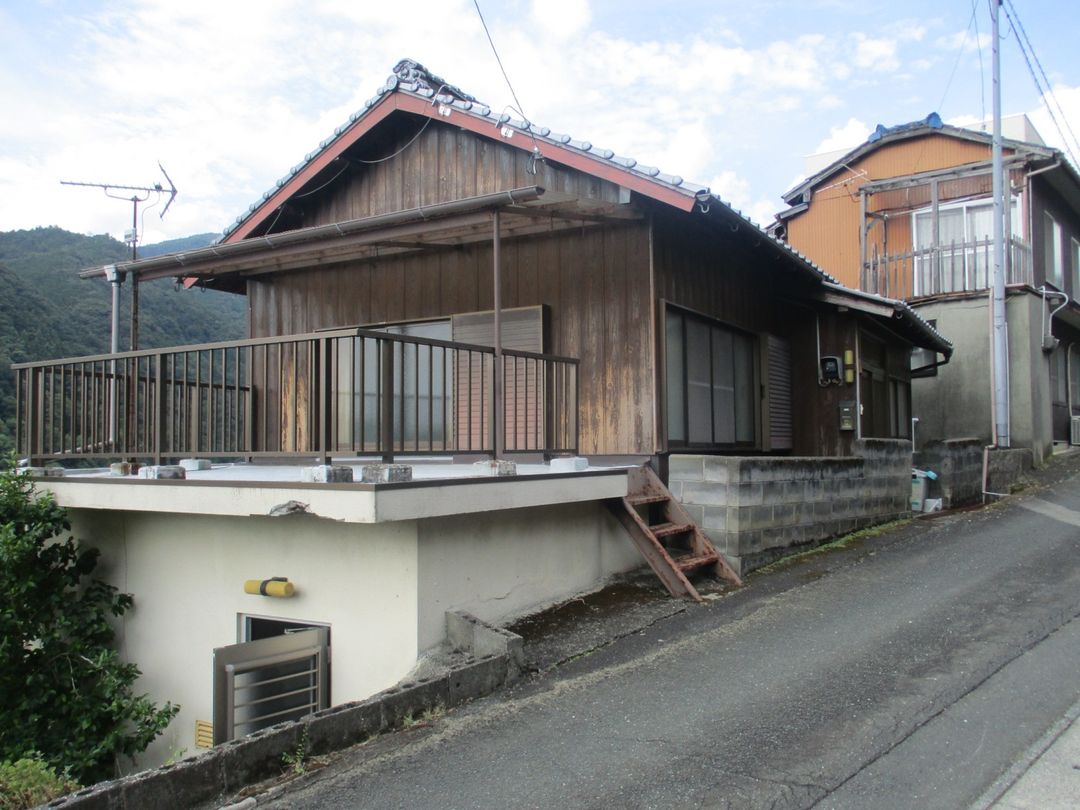 Mountain House in Yawatahama - 4K Layout, 123.08 sqm - Thumbnail 3