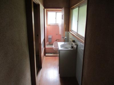Spacious 8DK House Near Sea in Yawatahama — Image 4, Yawatahama, Ehime