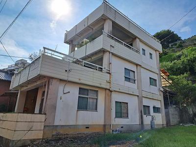 A house with a 1-minute walk to the sea and a spacious balcony overlooking the blue sea | Yawatahama City Immigration and Settlement Support Portal Site — Image 1, Yawatahama, Ehime