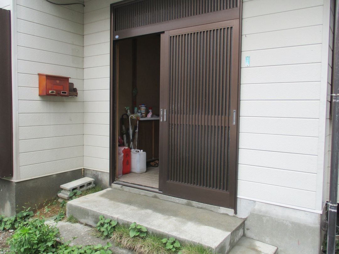 Single-story house in Yawatahama with parking - Thumbnail 3