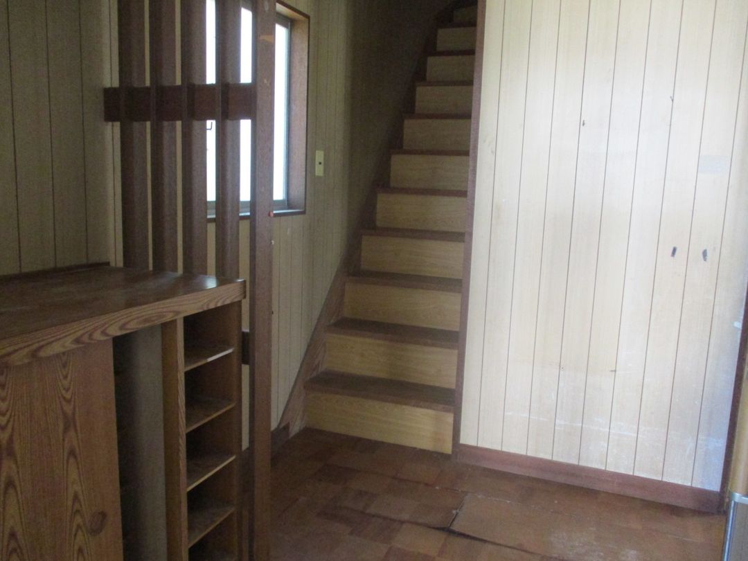 4DK Two-Story House in Yawatahama with Walking Distance Amenities - Thumbnail 3