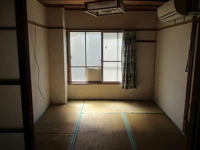 3-Story City Home in Yawatahama - Close to Amenities — Image 4, Yawatahama, Ehime
