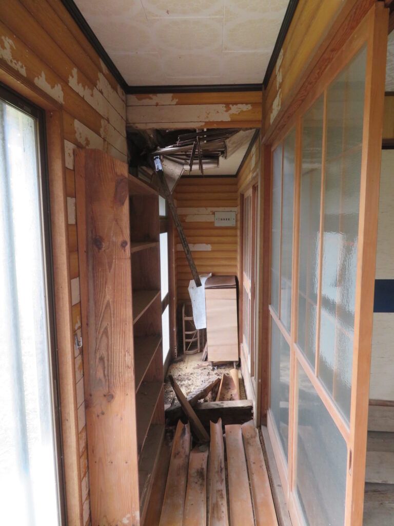 Free Land & Traditional House in Hamada, Shimane | 688 sqm Plot - Thumbnail 4