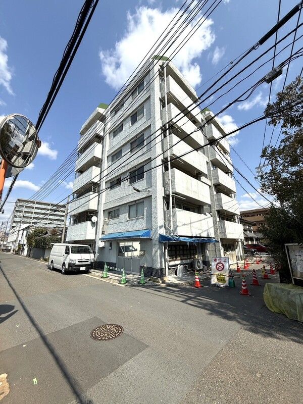 2DK Apartment for Sale in Minami-ku, Hiroshima - 36.31 sqm - Thumbnail 2