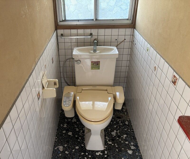 Spacious 3DK House on 291sqm Land in Hikari, Yamaguchi for 600,000 Yen - Thumbnail 4