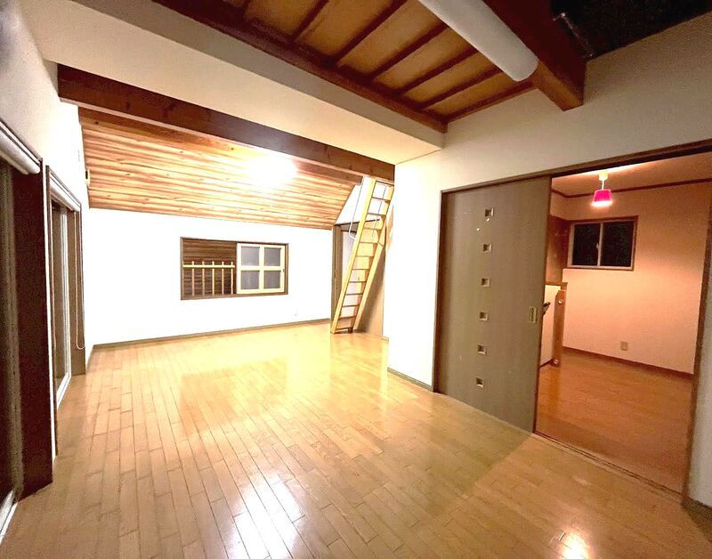 Stylish Log House-Style Detached Home in Oda City, Shimane - Thumbnail 3